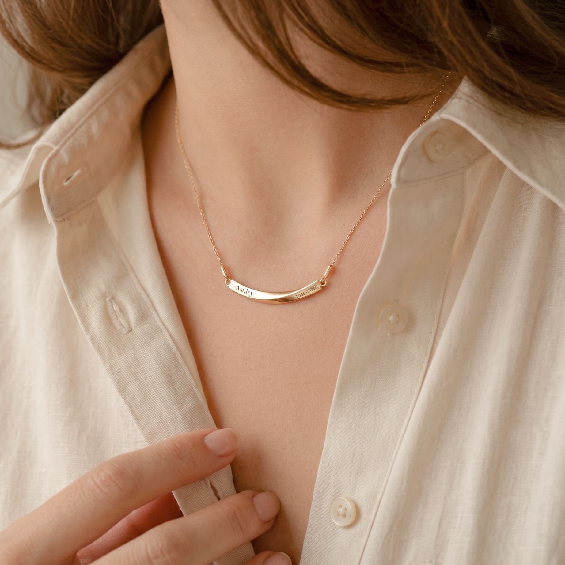 The Curved Bar Urn Necklace
